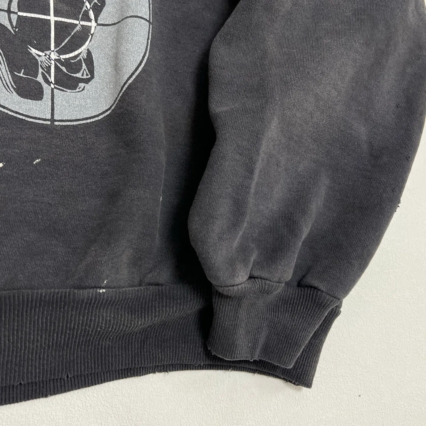 SAINT Mxxxxxx × FEAR OF GOD FG_HOODIE/SNT OF GOD/BLK FOG joint model ETERNAL praying crosshair distressed hoodie. Washed black S-XL. This season's popular super popular joint model. The original version is the same. Thin spring and summer fabrics. The upper body is comfortable. The BOXY version of the short fat wide shoulder line. Fashion darling wears it with a high-end feel. Heavy washing and water fading technology. The horse is repositioned. Excessive wear and damage graffiti treatment. Correct version FOG joint main mark/wash mark/little angel mark